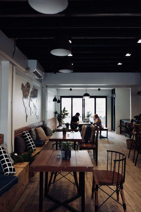 Slee Hostel Chiangmai (Adults Only) Chiang Mai Exterior photo