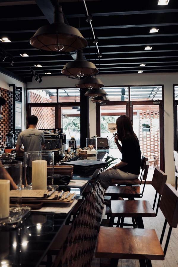 Slee Hostel Chiangmai (Adults Only) Chiang Mai Exterior photo
