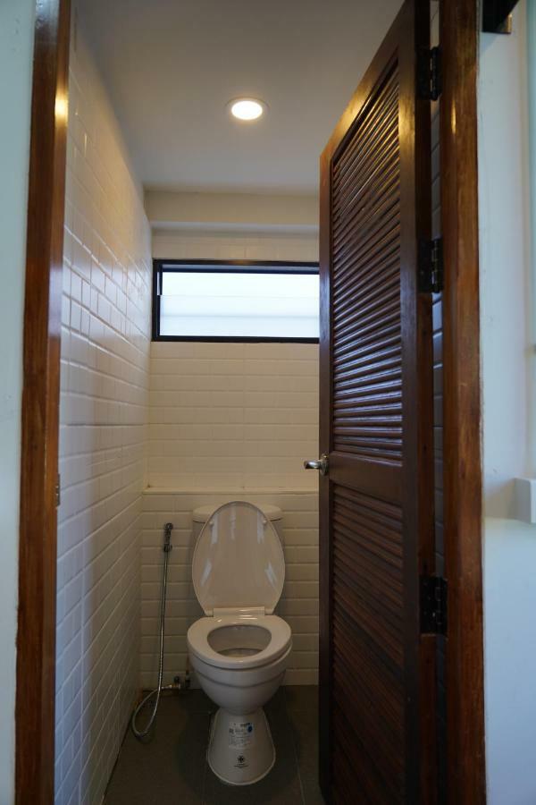 Slee Hostel Chiangmai (Adults Only) Chiang Mai Exterior photo