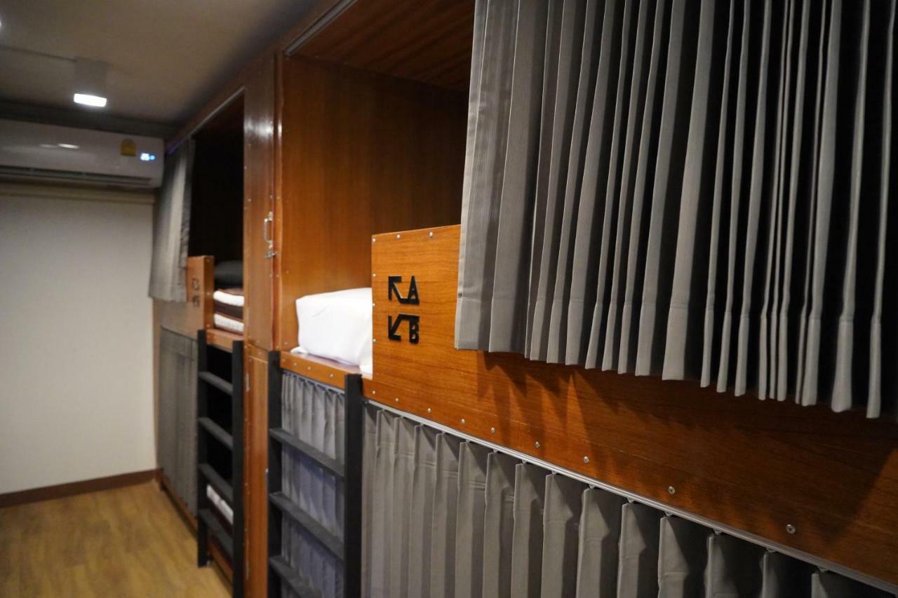 Slee Hostel Chiangmai (Adults Only) Chiang Mai Exterior photo